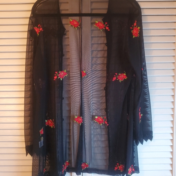 Blouse/ shirt. - Picture 2 of 5